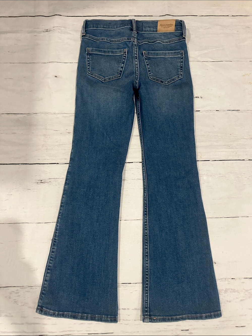 abercrombie kids Mid-Blue high rise Flare Jeans 9/10 - Picture 6 of 9